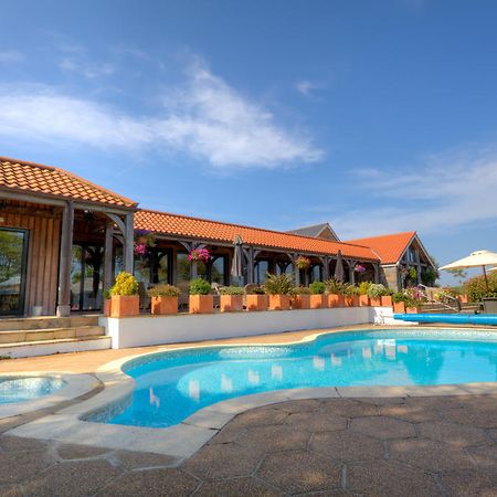 The Farmhouse Hotel And Restaurant Saint Saviour Luaran gambar