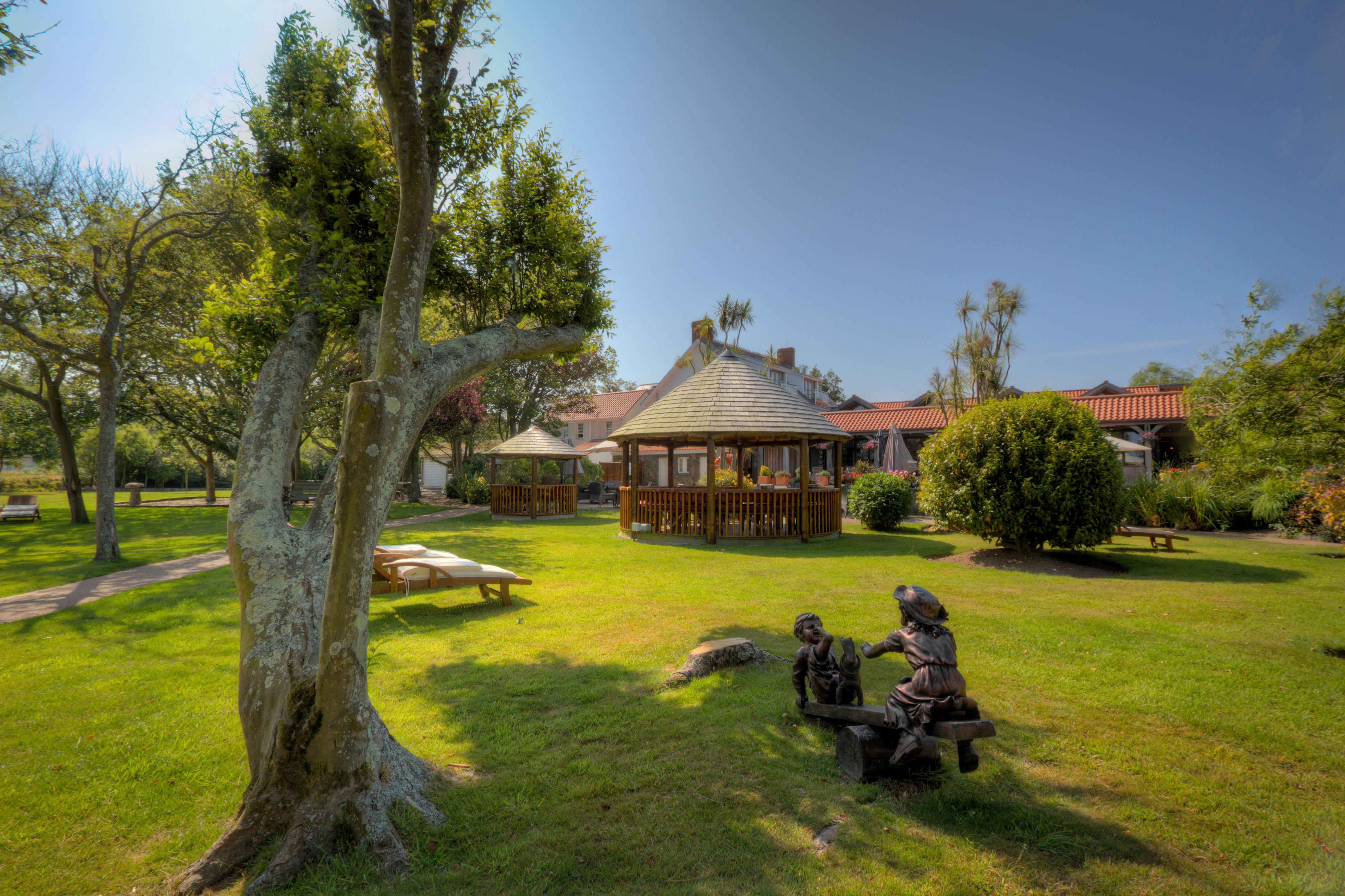 The Farmhouse Hotel And Restaurant Saint Saviour Luaran gambar